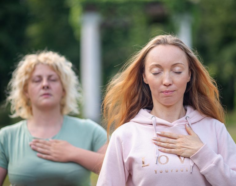 Achtsamkeit und Meditation Finde Ruhe und Entspannung beim Achtsamkeitstraining, Meditation und Waldbaden.